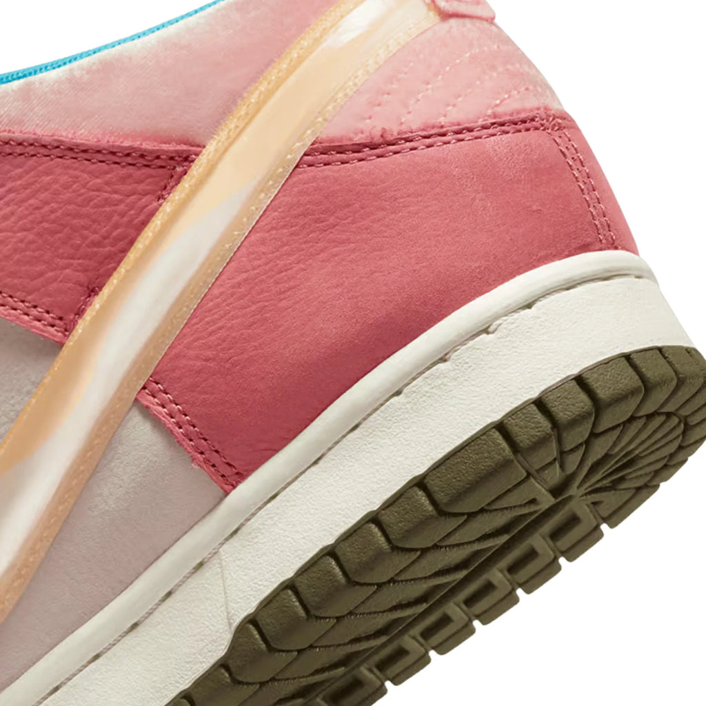 Nike Dunk Mid 'Social Status Free Lunch Strawberry Milk' (2021)