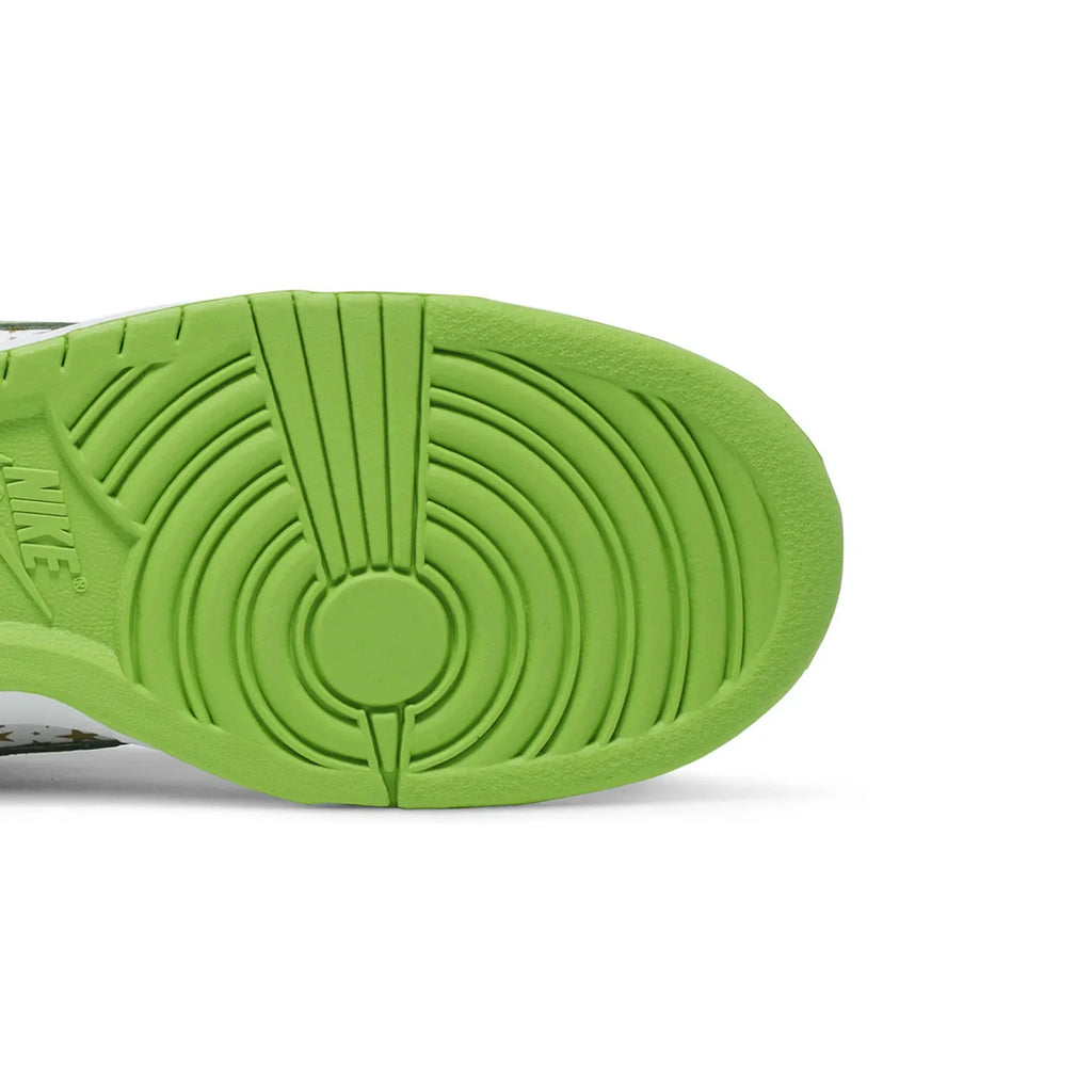 Nike SB Dunk Low 'Supreme Stars Mean Green' (2021)