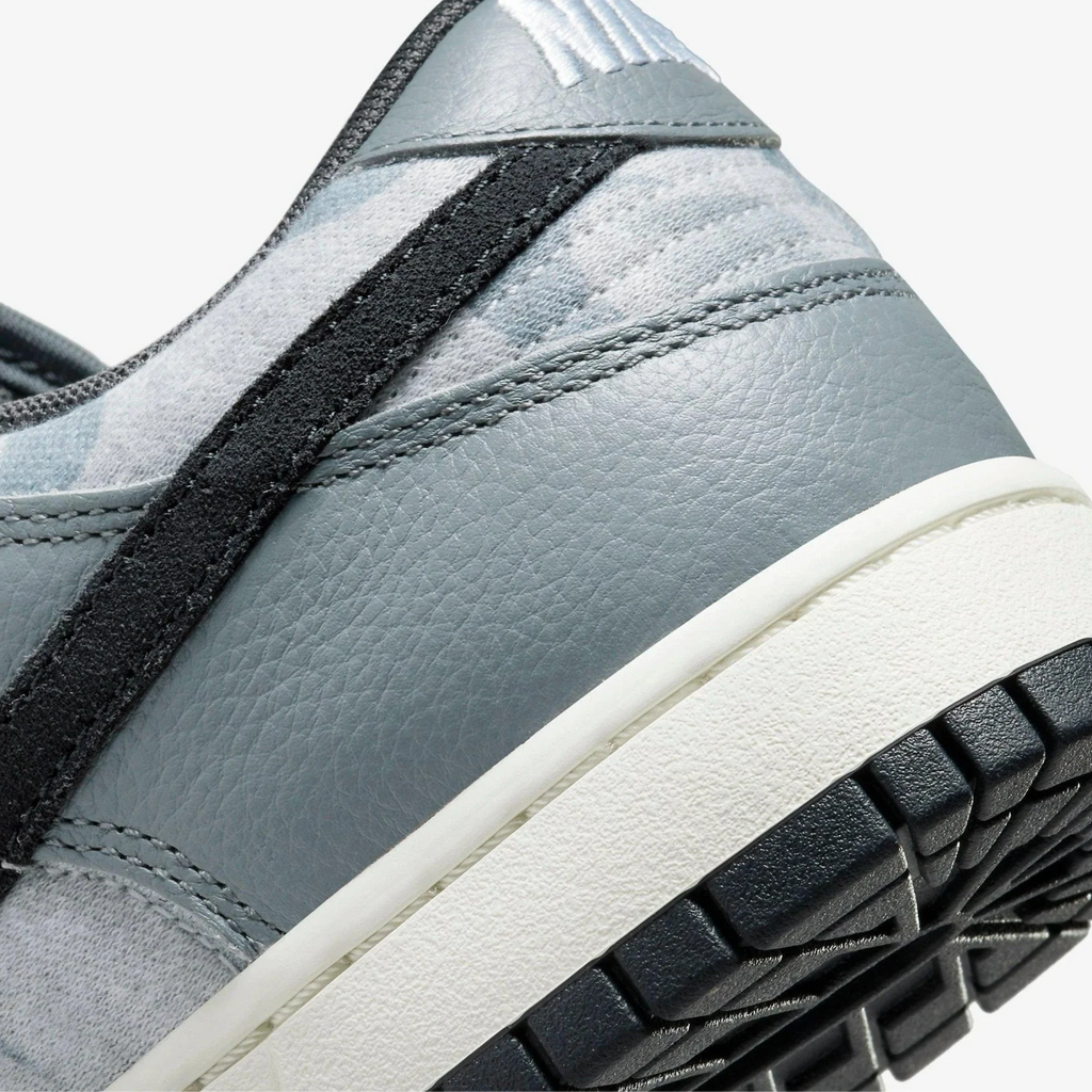 Nike Dunk Low SE 'Copy Paste' (2022)